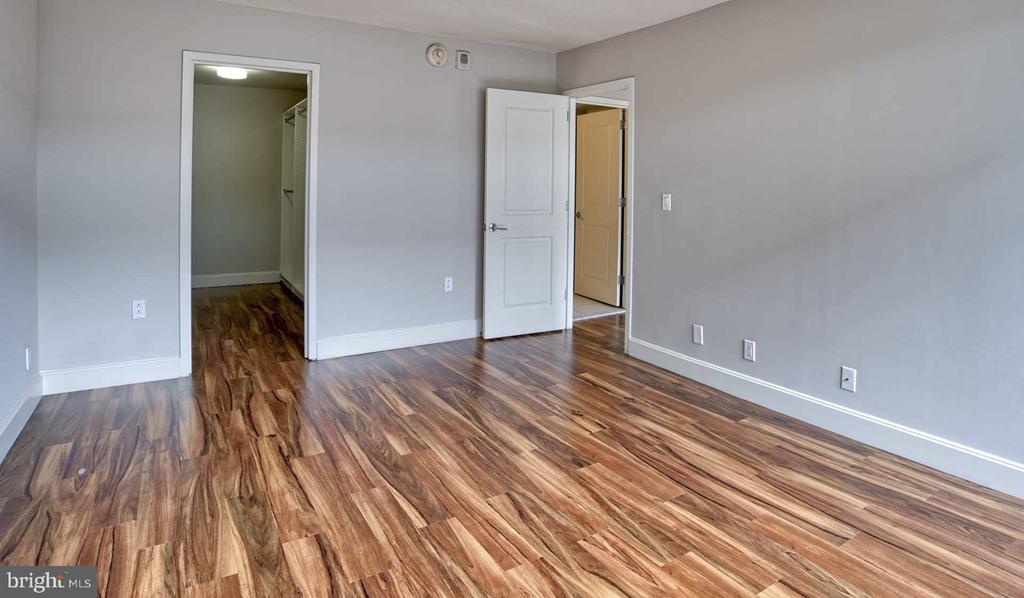 1815 JOHN F KENNEDY BOULEVARD Unit: 933