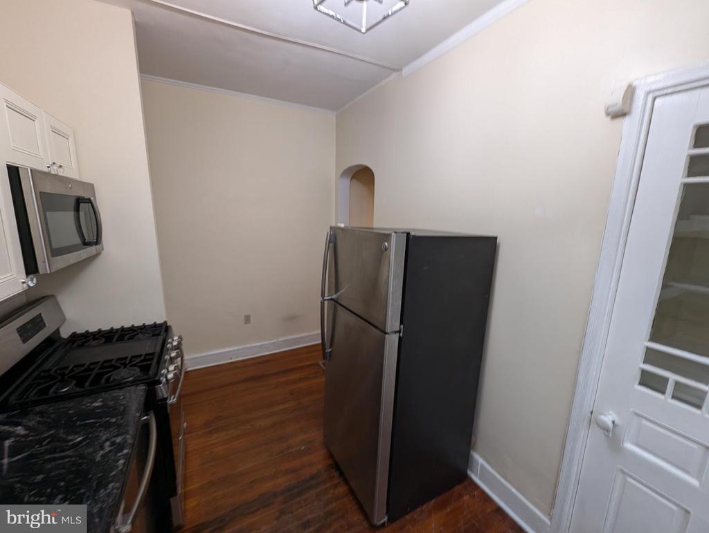 304 W SCHOOL HOUSE LANE Unit: 1