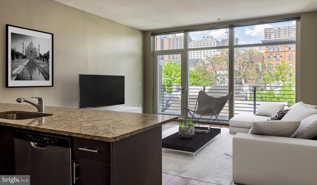 521 S BROAD STREET Unit: 709