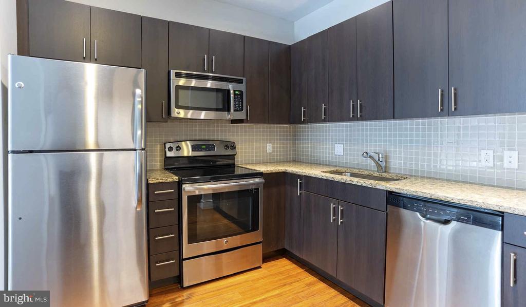 521 S BROAD STREET Unit: 709