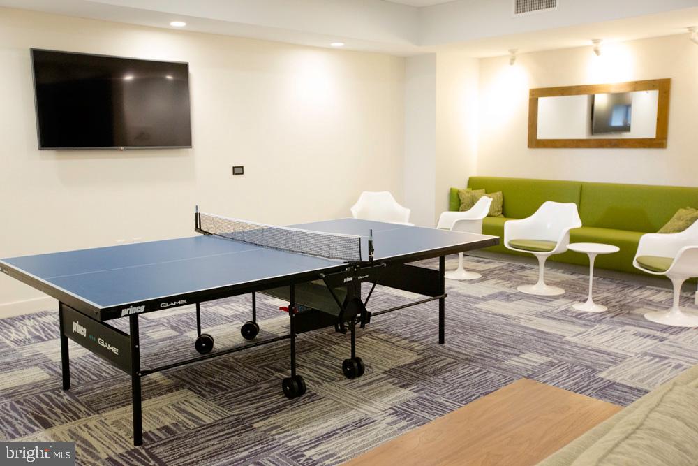 42 S 15TH STREET Unit: 0504