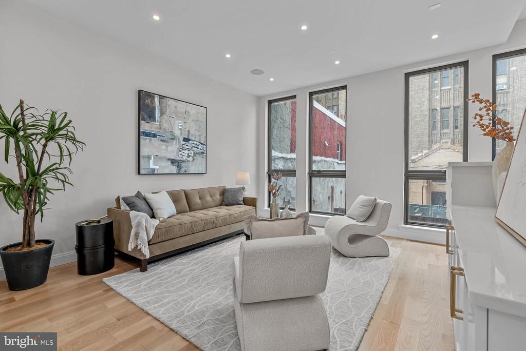 1100 WEBSTER STREET Unit: 5