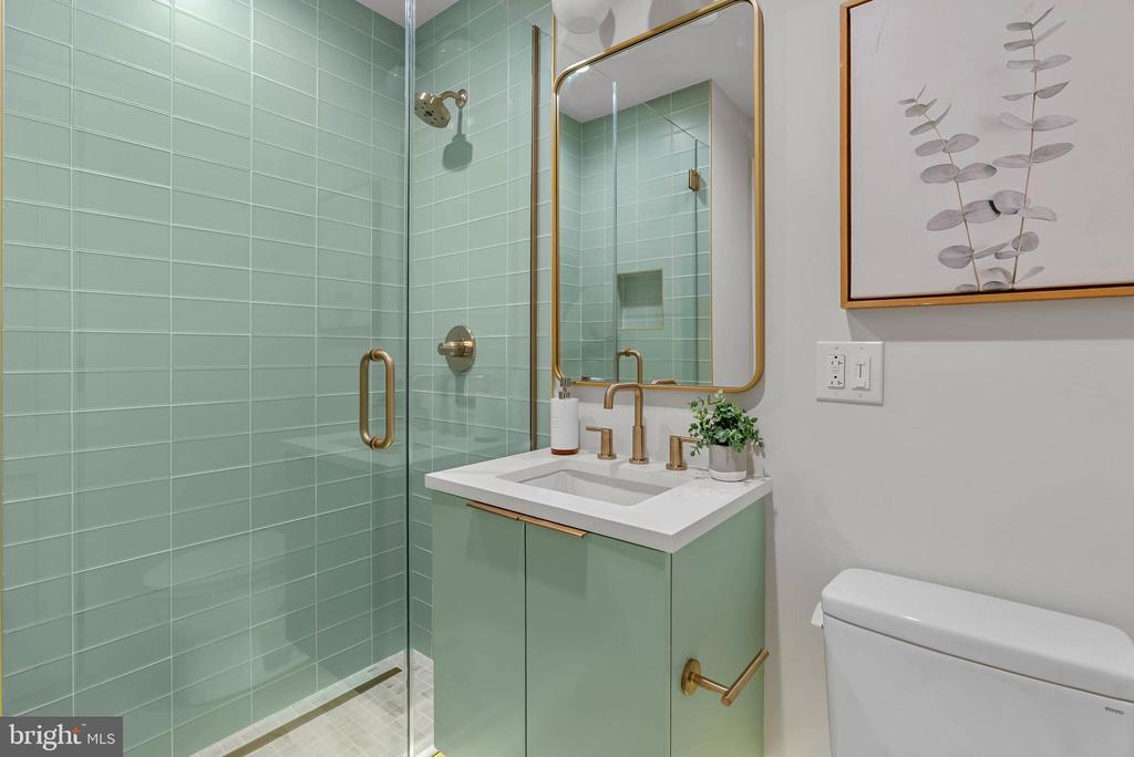 1100 WEBSTER STREET Unit: 5