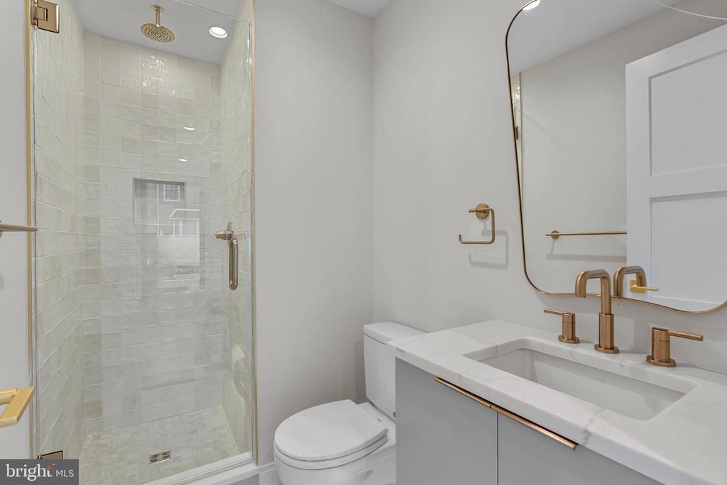 1100 WEBSTER STREET Unit: 5