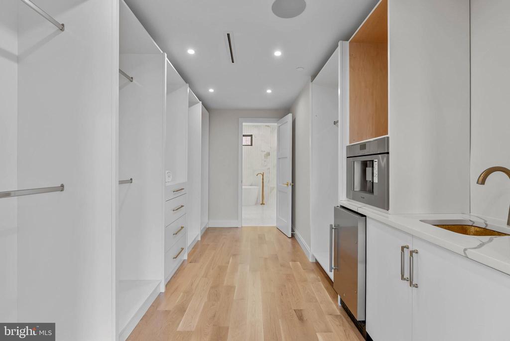 1100 WEBSTER STREET Unit: 5