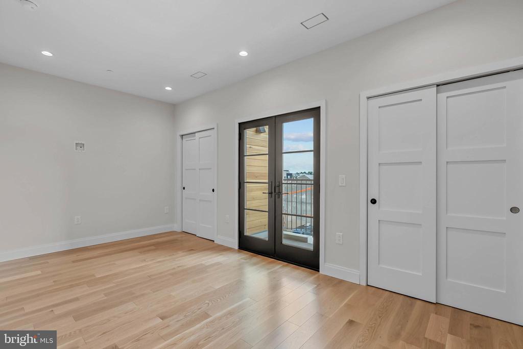 1100 WEBSTER STREET Unit: 5