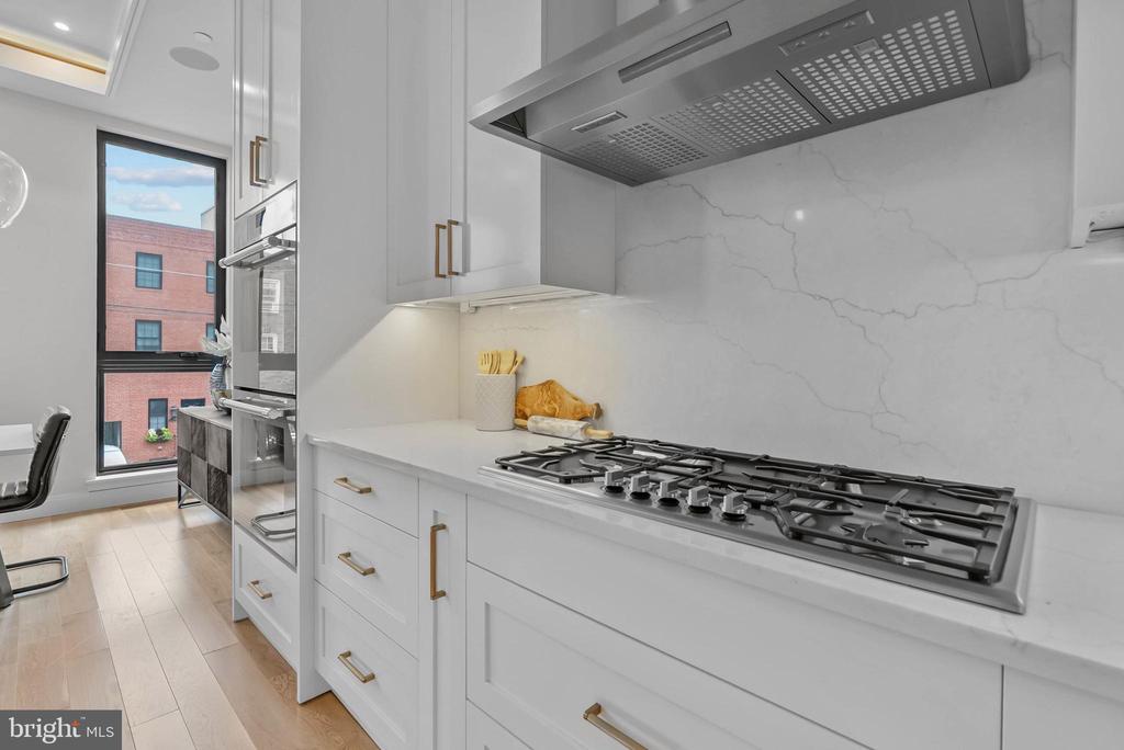 1100 WEBSTER STREET Unit: 5