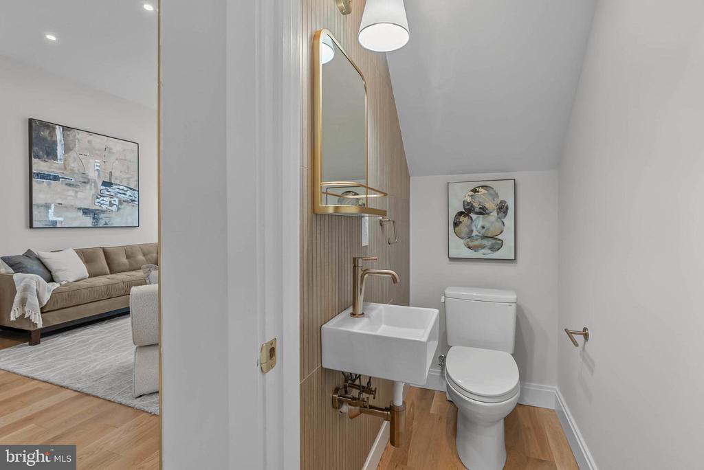 1100 WEBSTER STREET Unit: 5