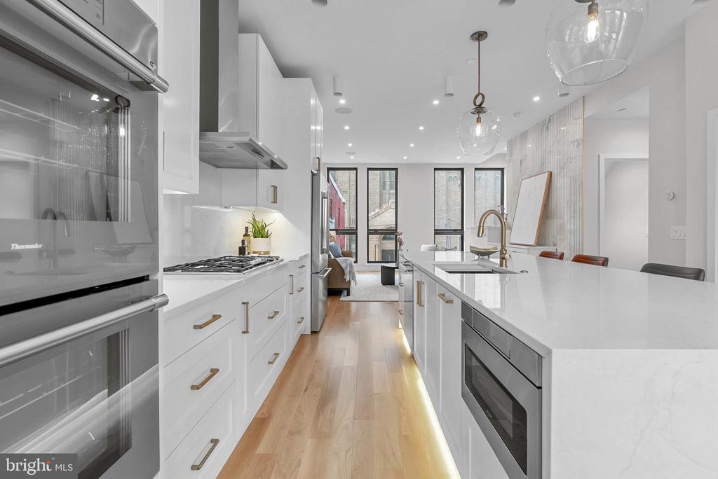 1100 WEBSTER STREET Unit: 5