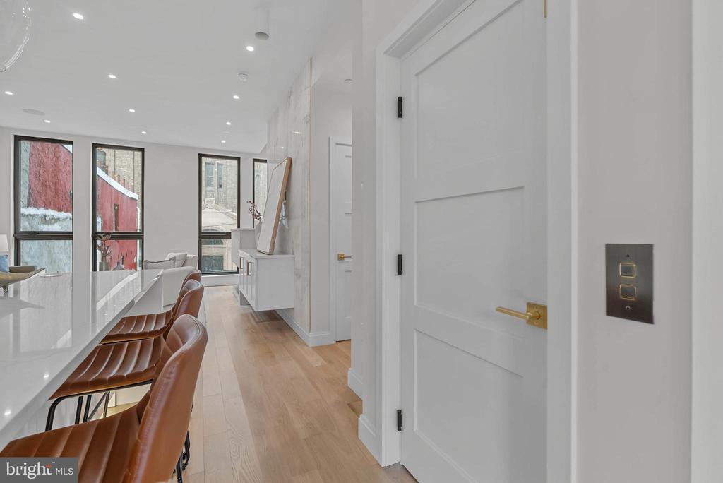 1100 WEBSTER STREET Unit: 5