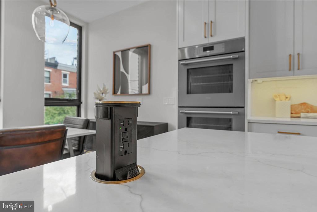 1100 WEBSTER STREET Unit: 5