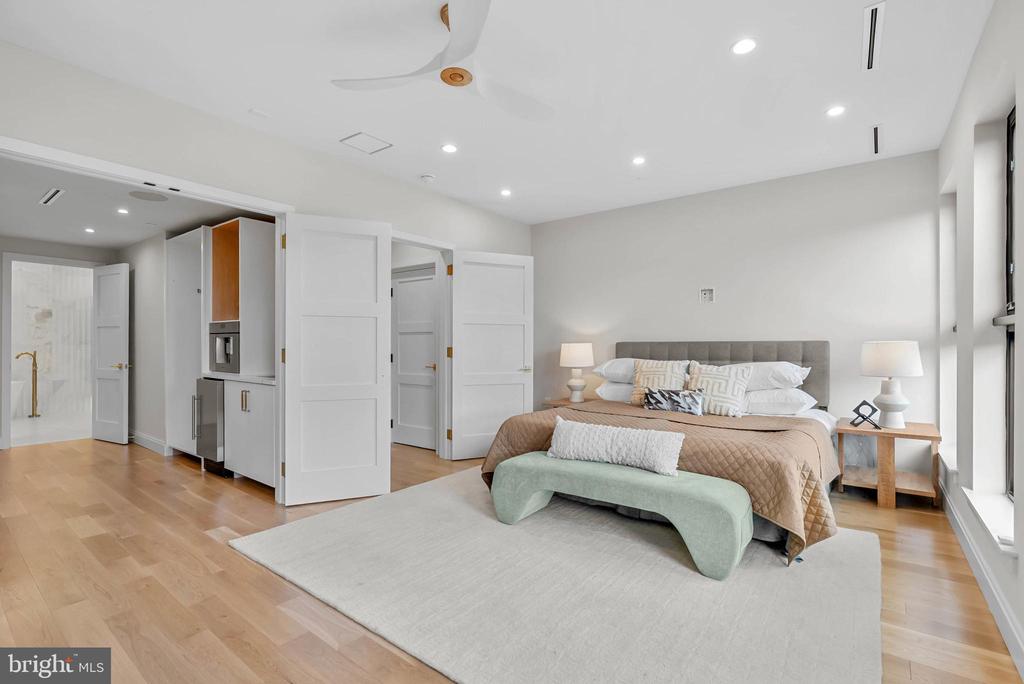 1100 WEBSTER STREET Unit: 5