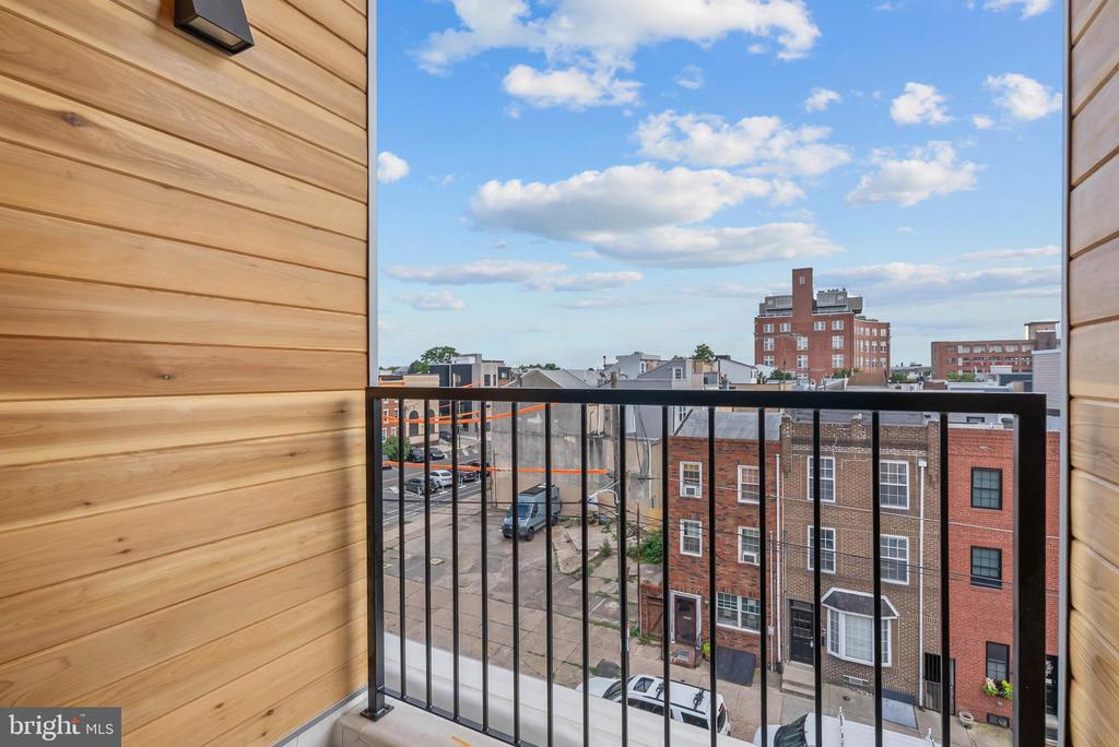 1100 WEBSTER STREET Unit: 5