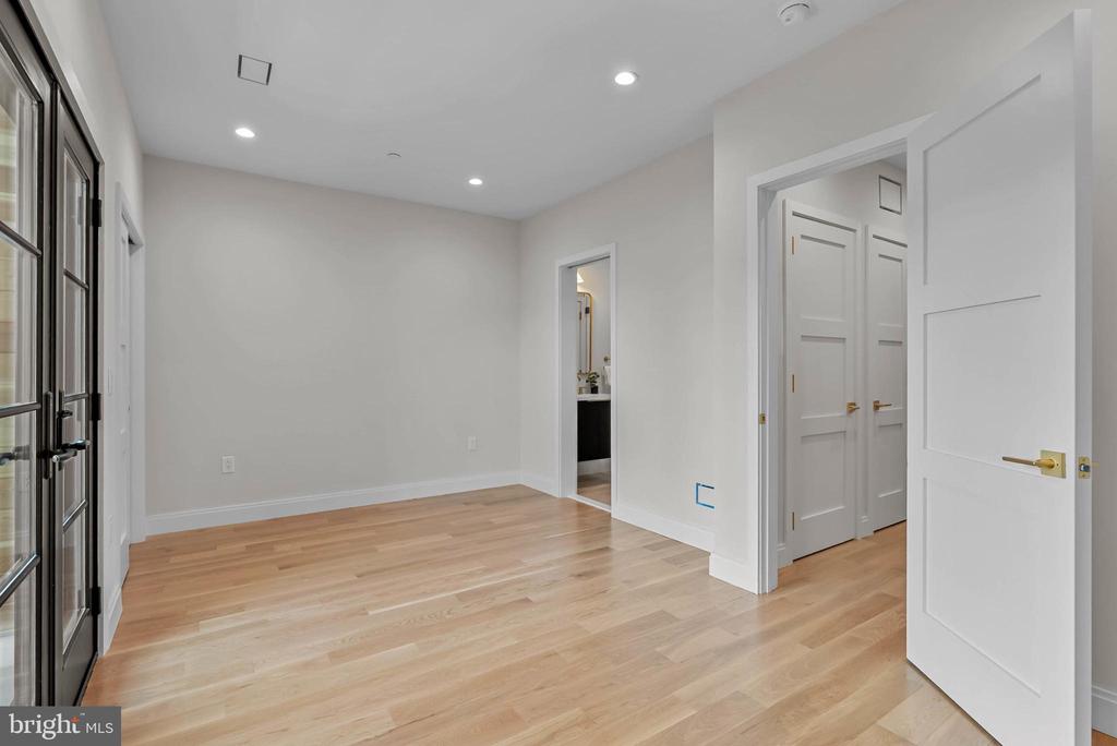 1100 WEBSTER STREET Unit: 5
