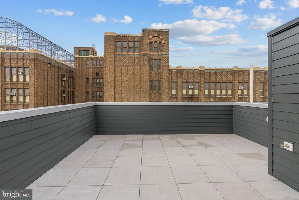 1100 WEBSTER STREET Unit: 5