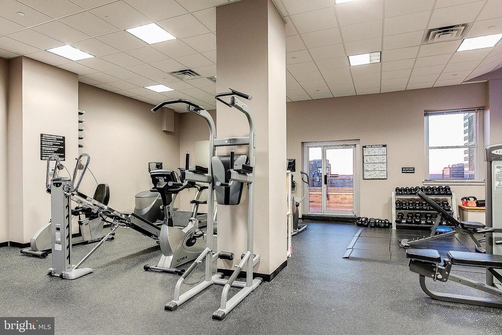 111 S 15TH STREET Unit: 1706