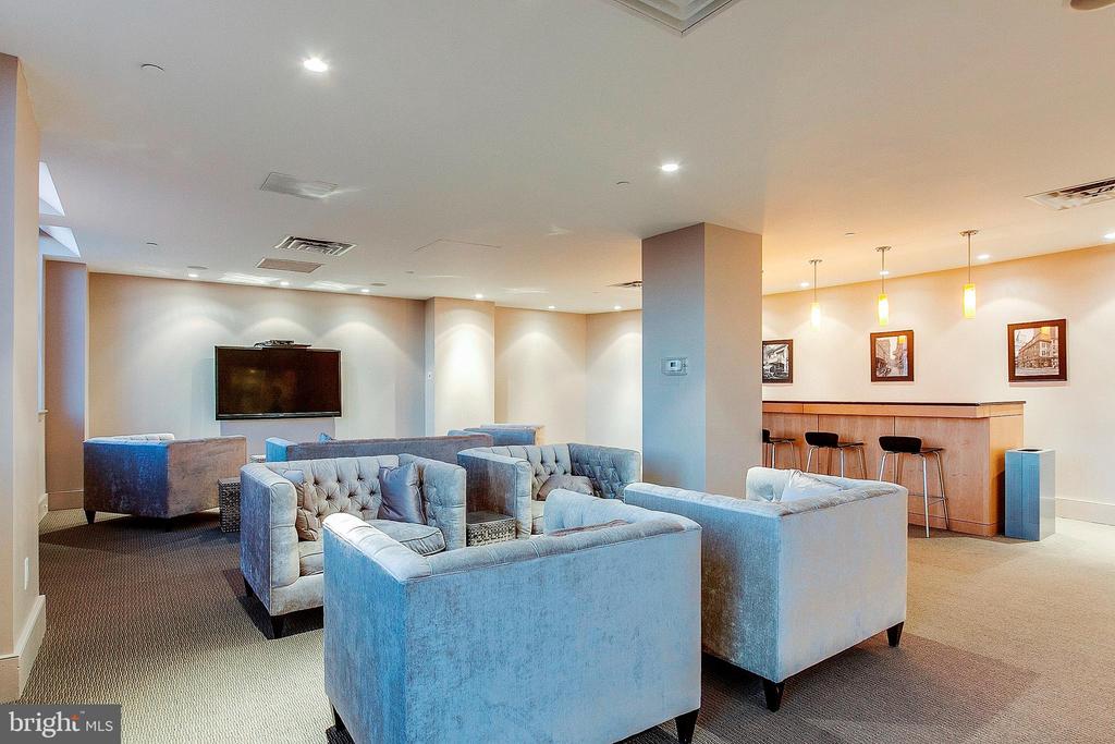 111 S 15TH STREET Unit: 1706