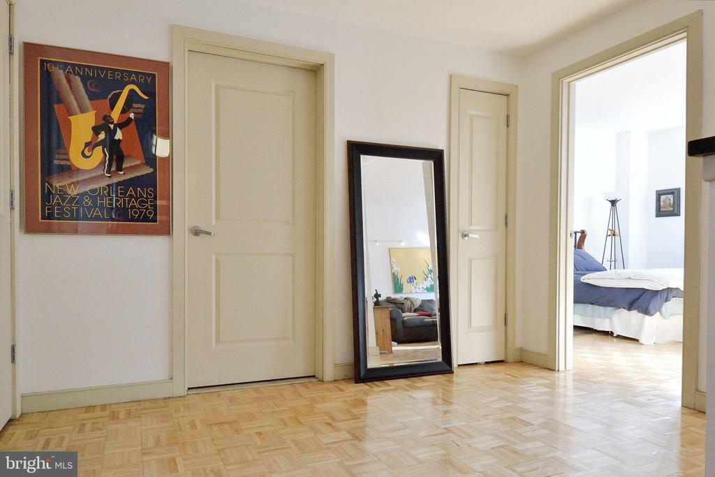 111 S 15TH STREET Unit: 1706