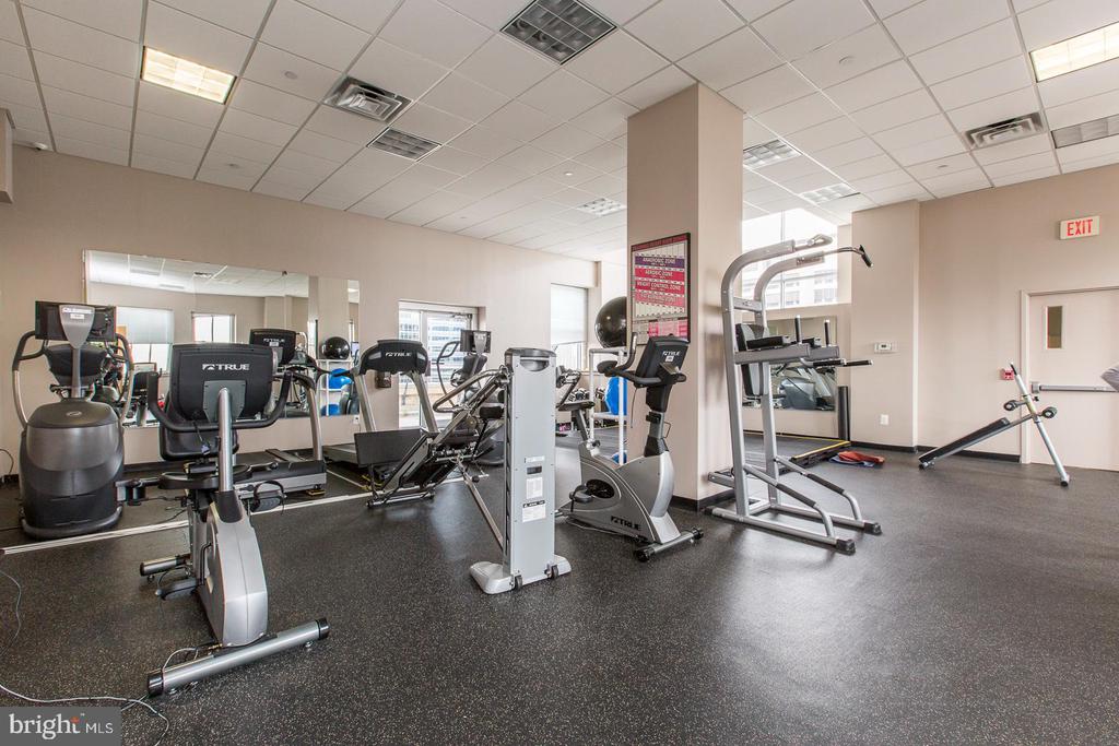 111 S 15TH STREET Unit: 1706