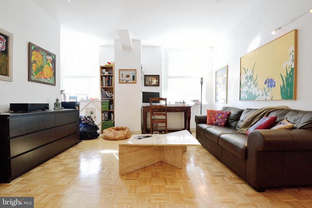 111 S 15TH STREET Unit: 1706