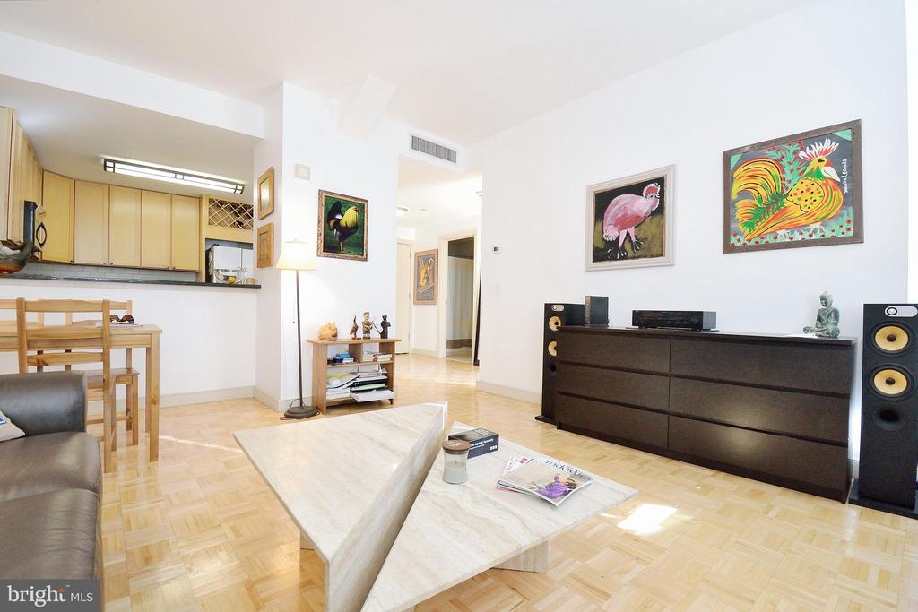 111 S 15TH STREET Unit: 1706