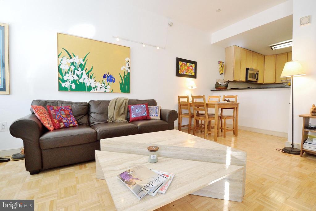 111 S 15TH STREET Unit: 1706