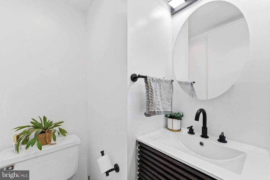 830 LOMBARD STREET Unit: A