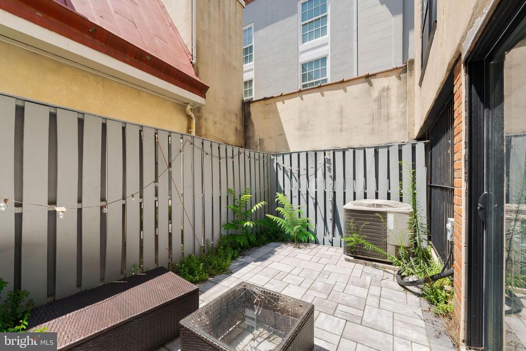 830 LOMBARD STREET Unit: A