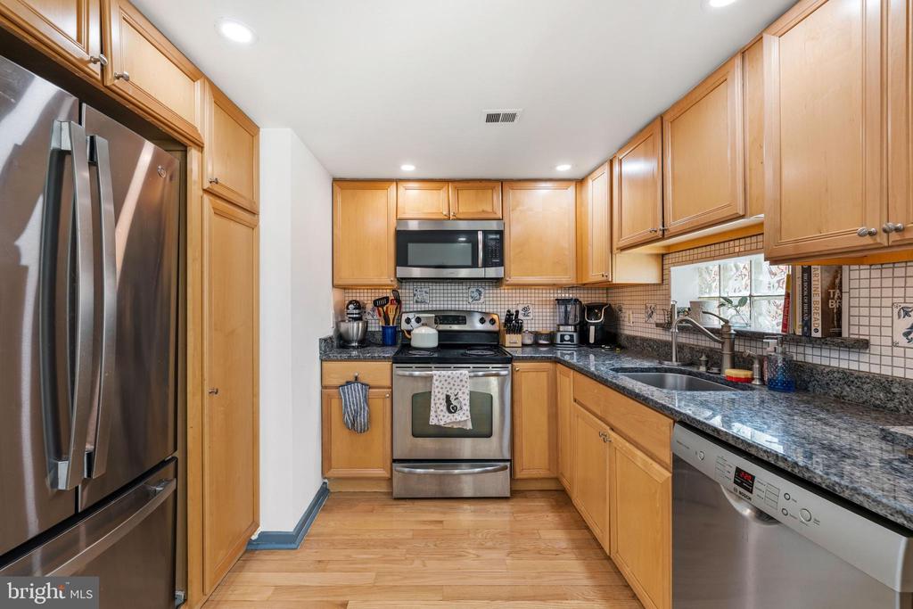 830 LOMBARD STREET Unit: A