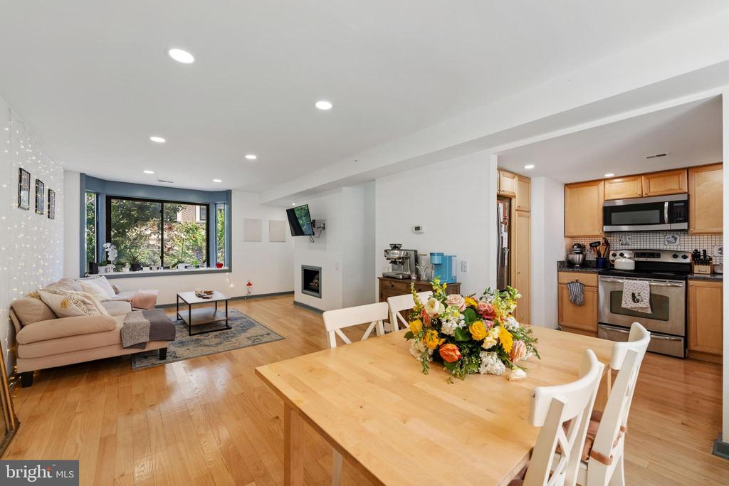 830 LOMBARD STREET Unit: A
