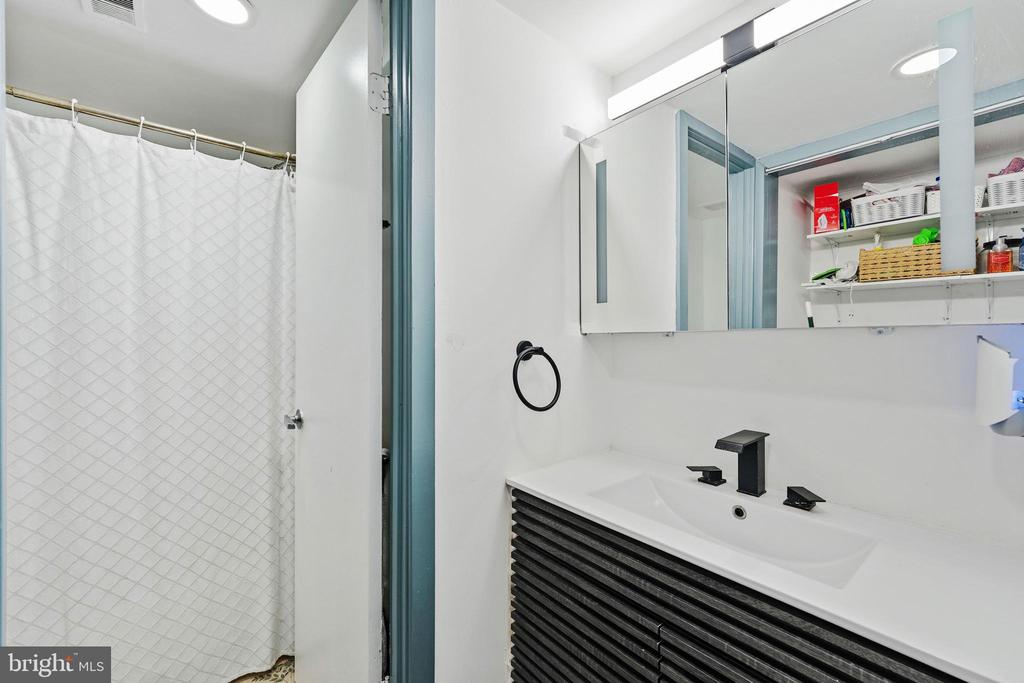 830 LOMBARD STREET Unit: A