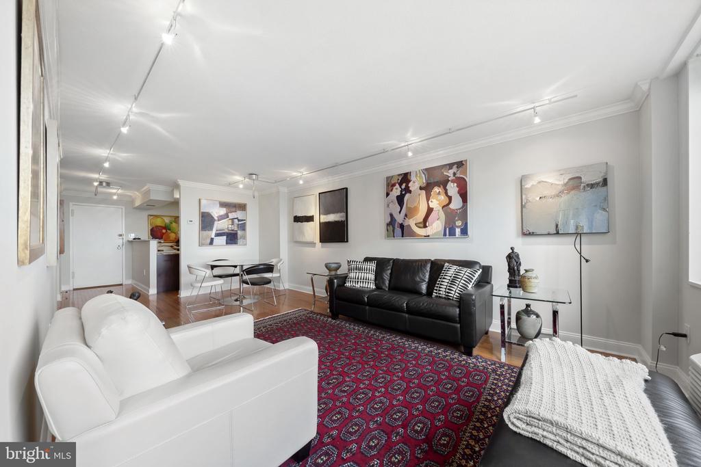 1901 JOHN F KENNEDY BOULEVARD Unit: 1903