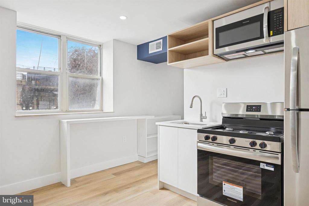 4522 BAKER STREET Unit: 14