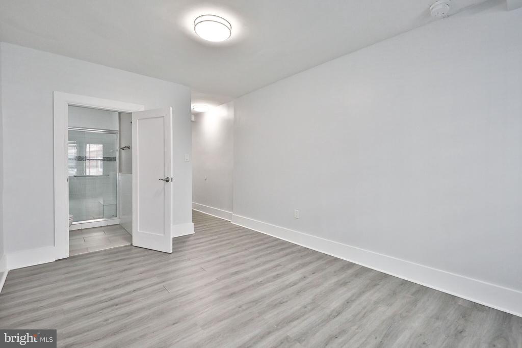 4247 LOCUST STREET Unit: 515