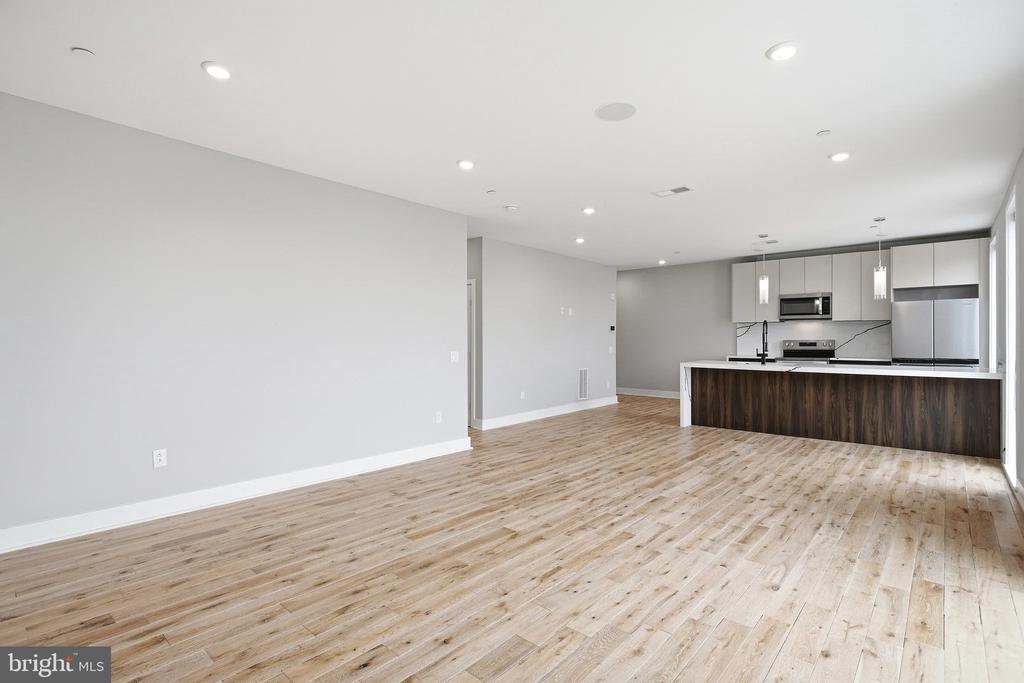 1000 W GIRARD AVENUE Unit: 419