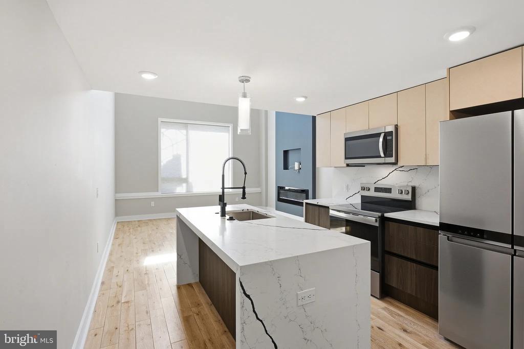 1000 W GIRARD AVENUE Unit: 419