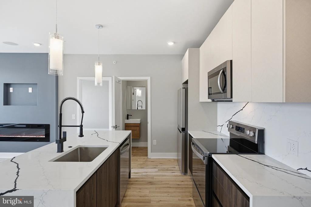 1000 W GIRARD AVENUE Unit: 419