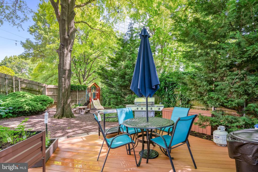 200 LOCUST STREET Unit: 16DN