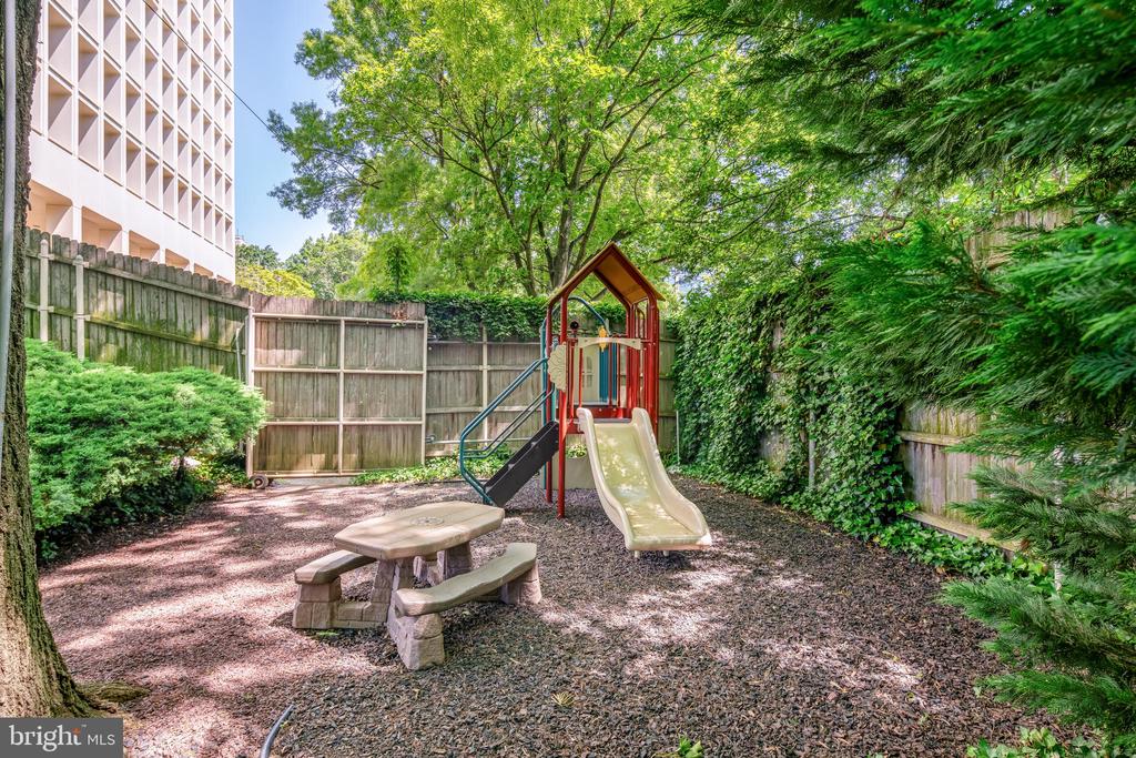 200 LOCUST STREET Unit: 16DN