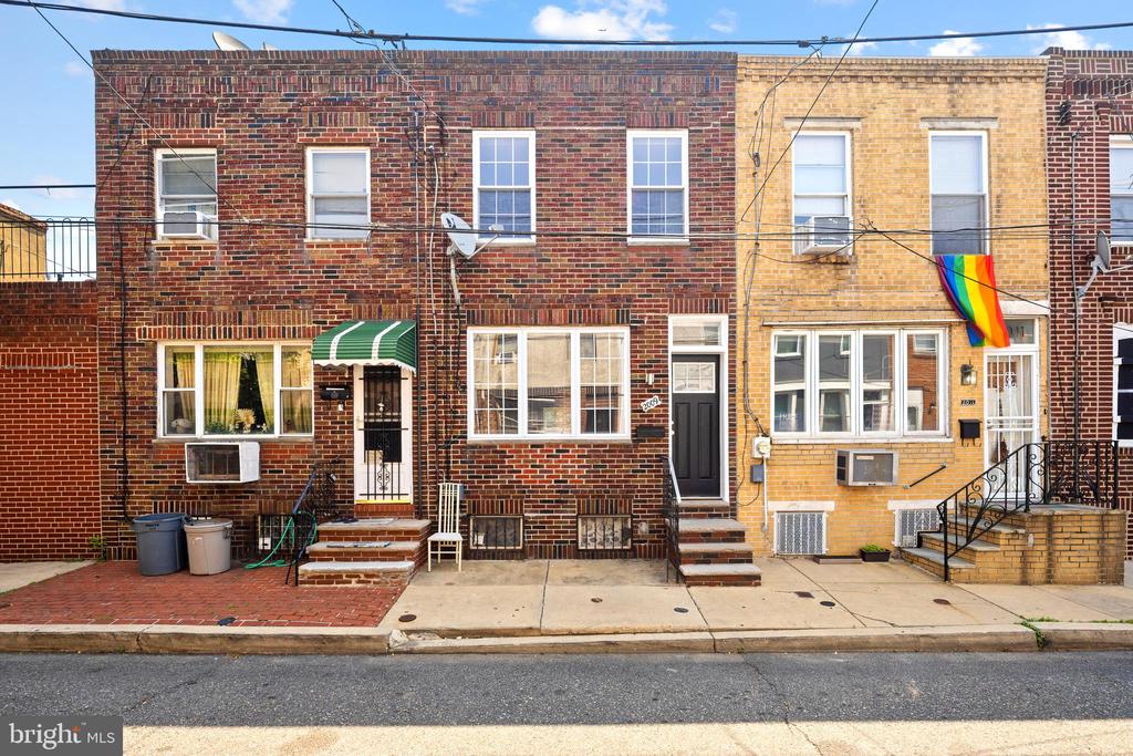 2009 S DARIEN STREET