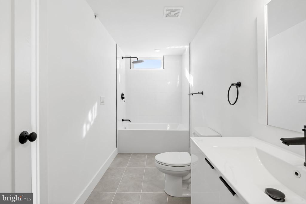 1540 FRANKFORD AVENUE Unit: - UNIT 3C
