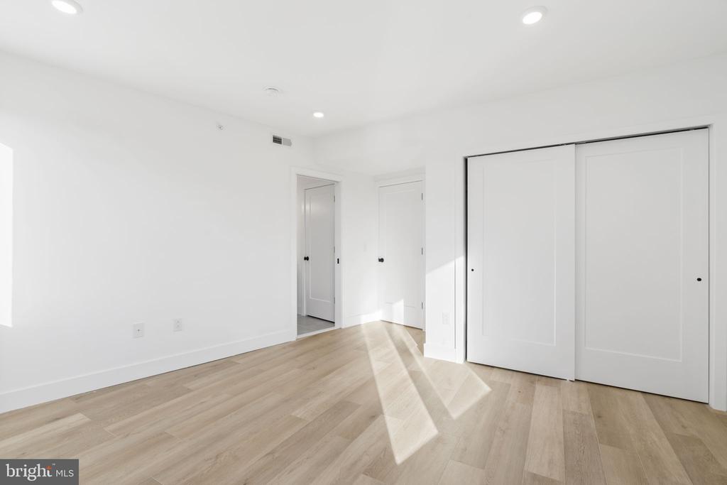 1540 FRANKFORD AVENUE Unit: - UNIT 3C