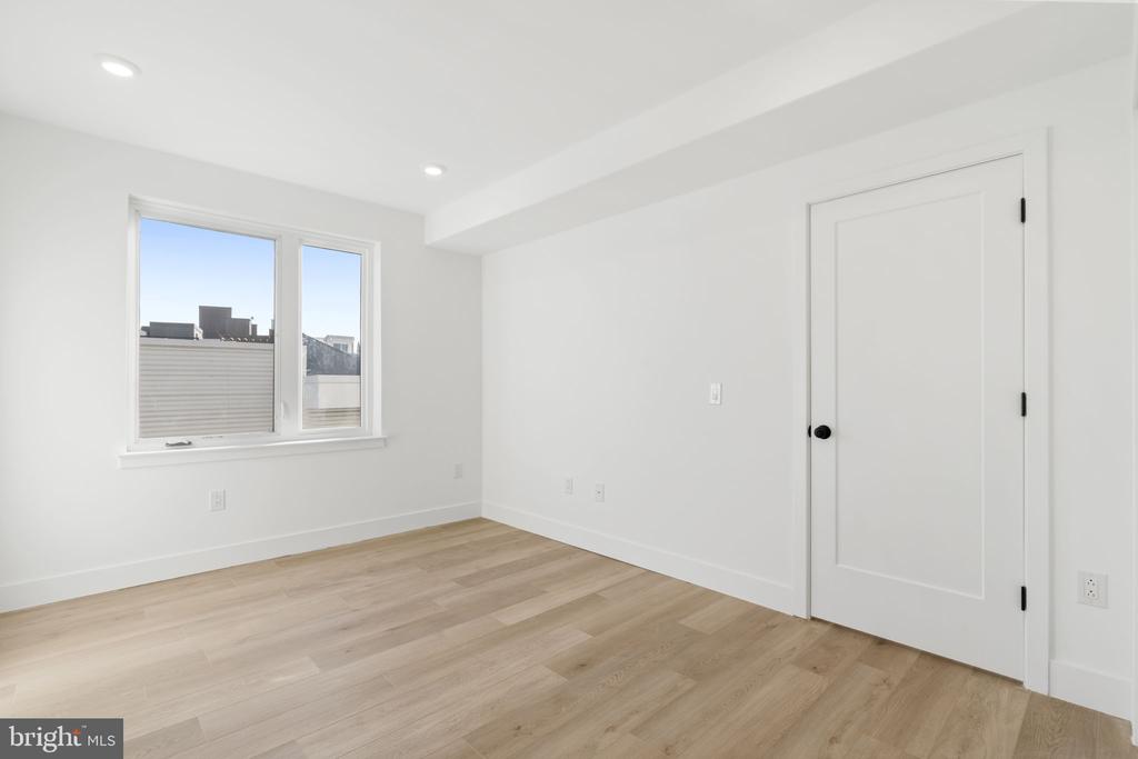 1540 FRANKFORD AVENUE Unit: - UNIT 3C
