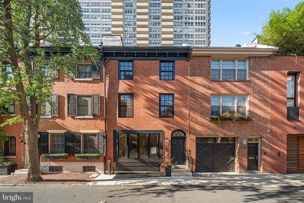 1923 MANNING STREET