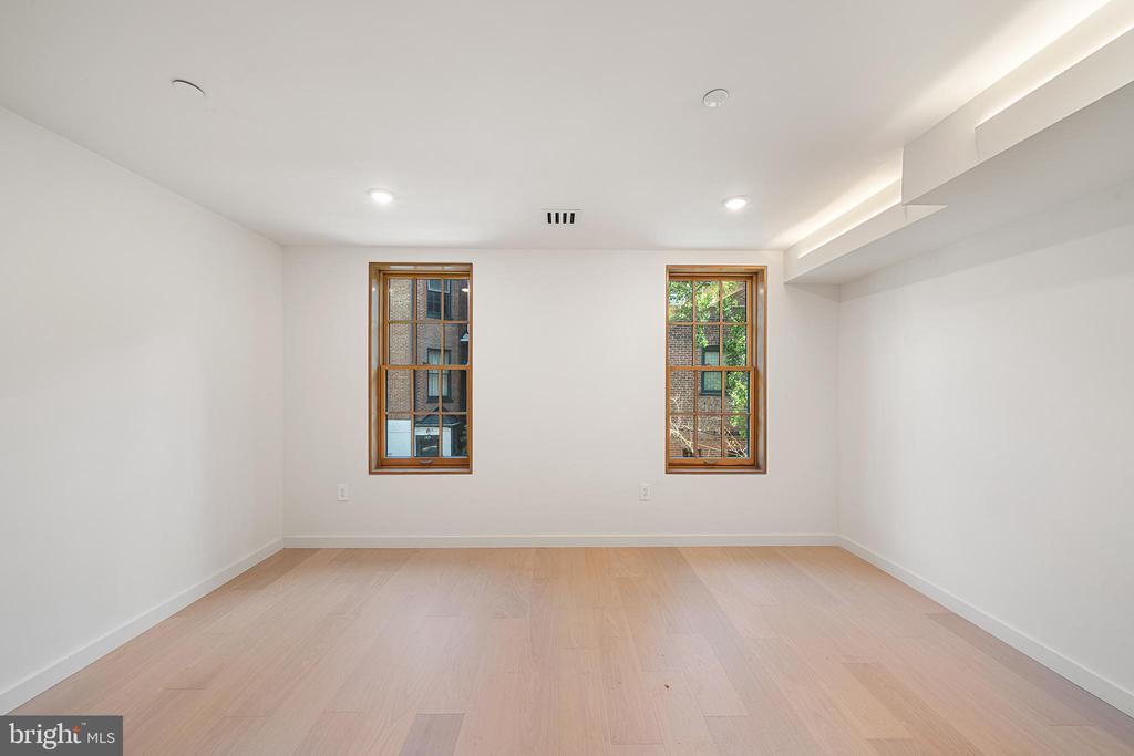 1923 MANNING STREET