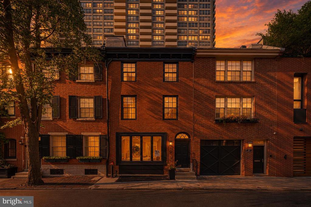 1923 MANNING STREET