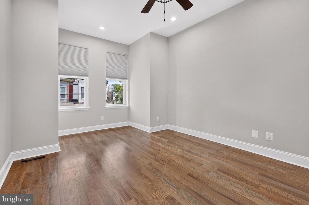 3113 W MONTGOMERY AVENUE