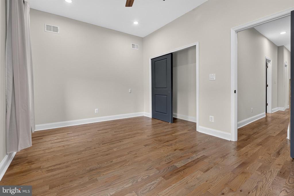 3113 W MONTGOMERY AVENUE
