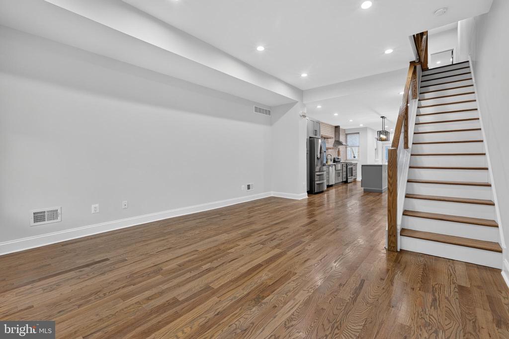 3113 W MONTGOMERY AVENUE
