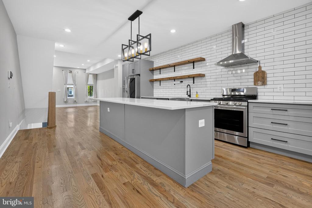 3113 W MONTGOMERY AVENUE